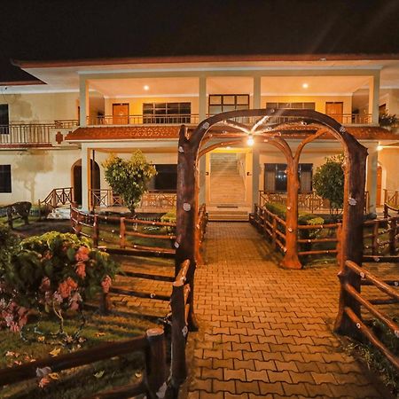 Hotel Wildlife Camp Sauraha Buitenkant foto