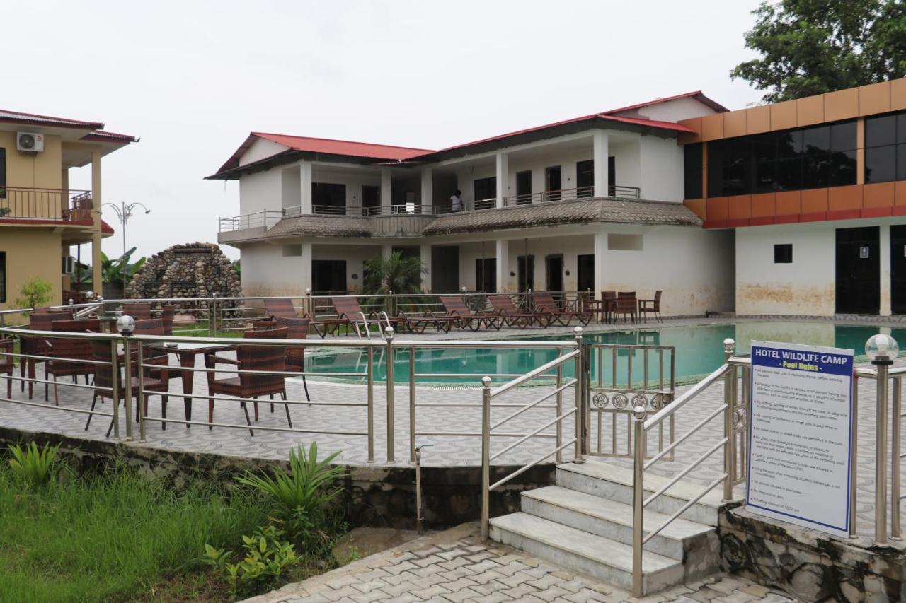 Hotel Wildlife Camp Sauraha Buitenkant foto