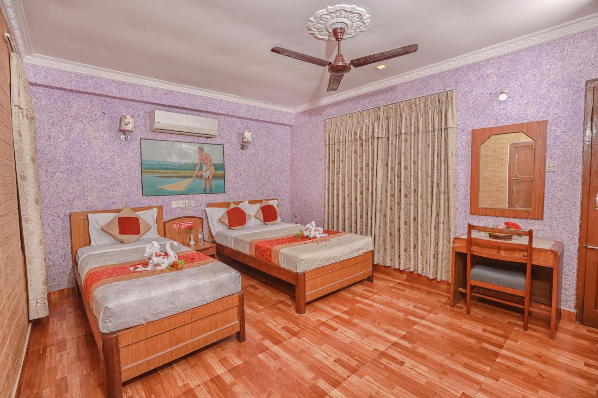 Hotel Wildlife Camp Sauraha Buitenkant foto