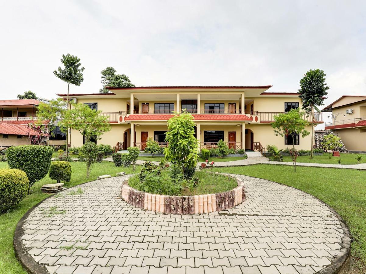 Hotel Wildlife Camp Sauraha Buitenkant foto