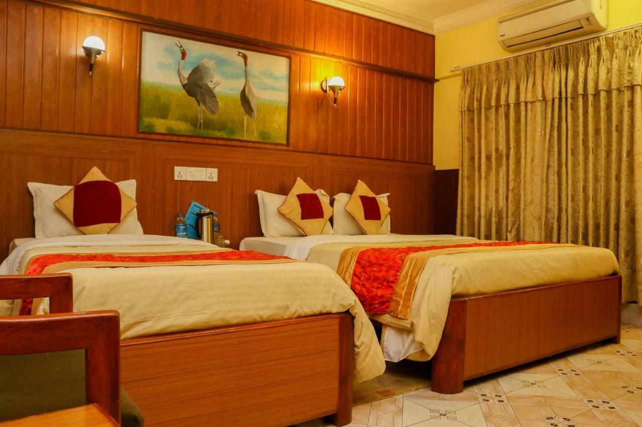 Hotel Wildlife Camp Sauraha Buitenkant foto